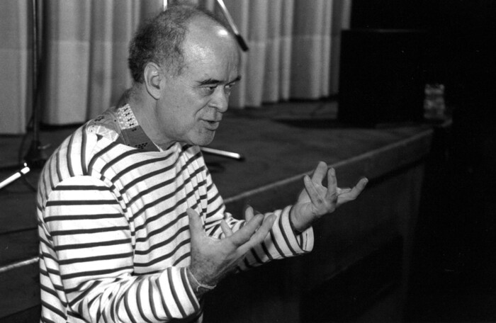 Un Tributo A Tonino De Bernard