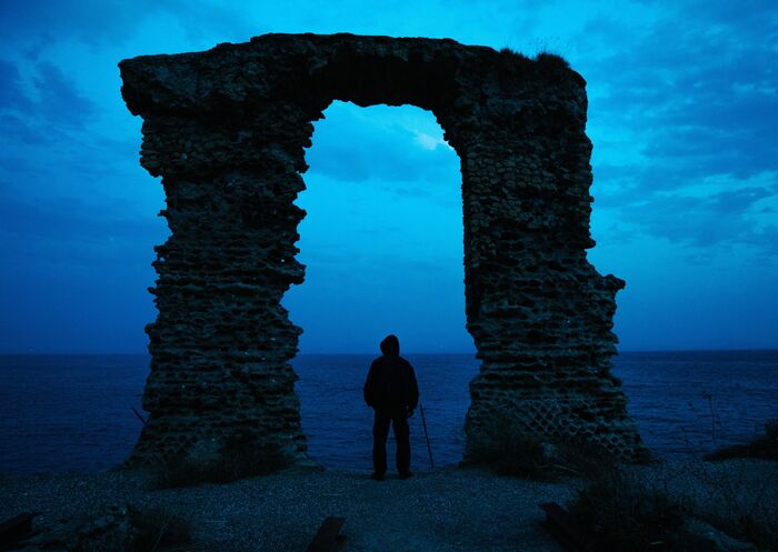 Un Cantautore Misterioso Libe