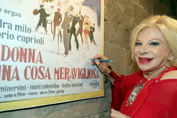 Un Omaggio Speciale A Sandra M
