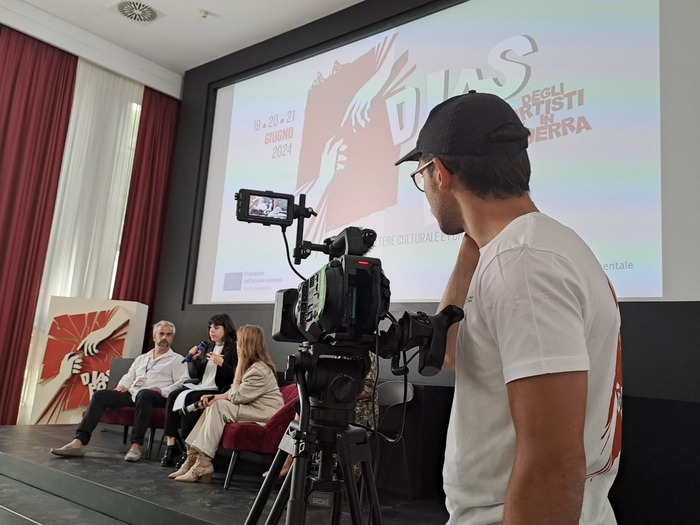 Esplorando Mondi Di Conflitto