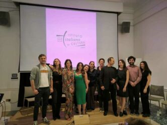 Giovani Registi E Attori Itali