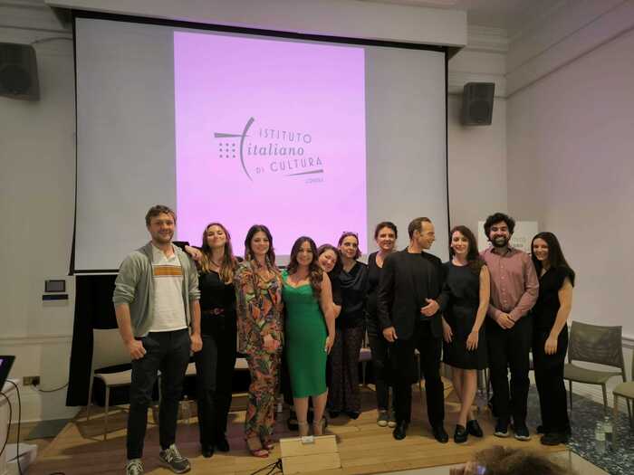 Giovani Registi E Attori Itali