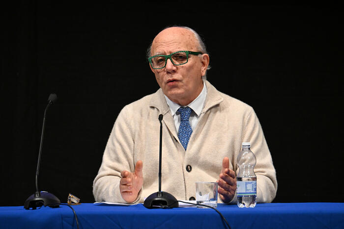 Il Duro Confronto Tra Gubitosi