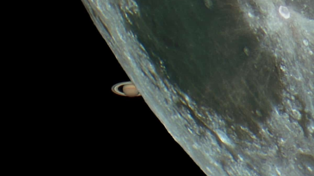 Rara Occultazione Lunare Di Sa