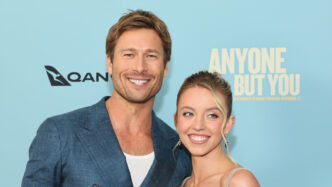 Sydney Sweeney e Glen Powell v