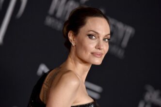 Angelina Jolie Rivive La Divin