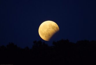 Superluna e Eclissi Parziale