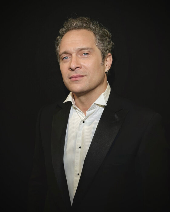 Claudio Santamaria Direttore
