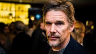 Ethan Hawke Sostiene Kamala H