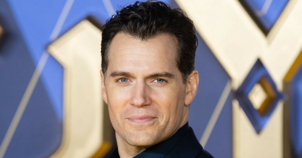 HENRY CAVILL PROTAGONISTA IN V