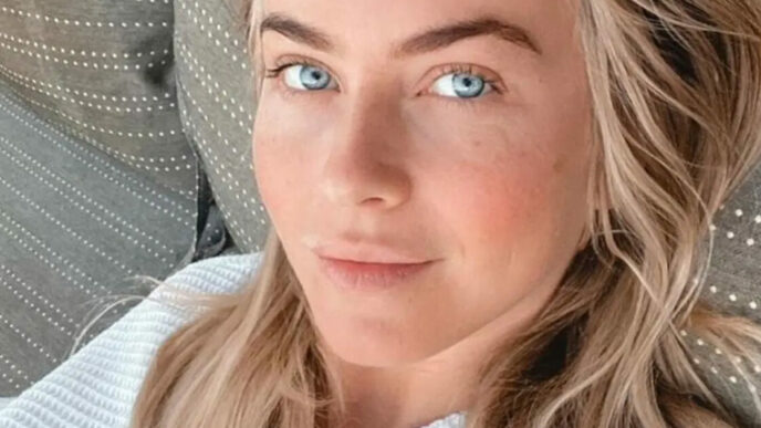 Julianne Hough Affronta I Com