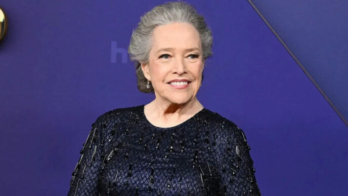 KATHY BATES SCOPPIA IN LACRIME