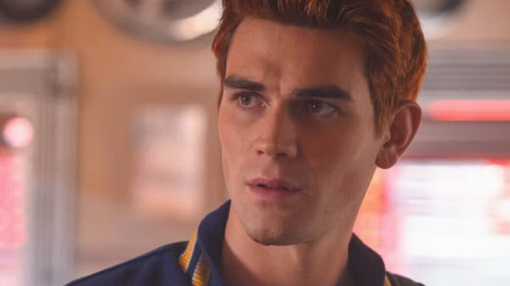 Kj Apa E Madelyn Cline Tra I P